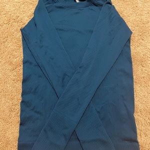 Women’s Lululemon Workout Shirt Top Size 4 Blue